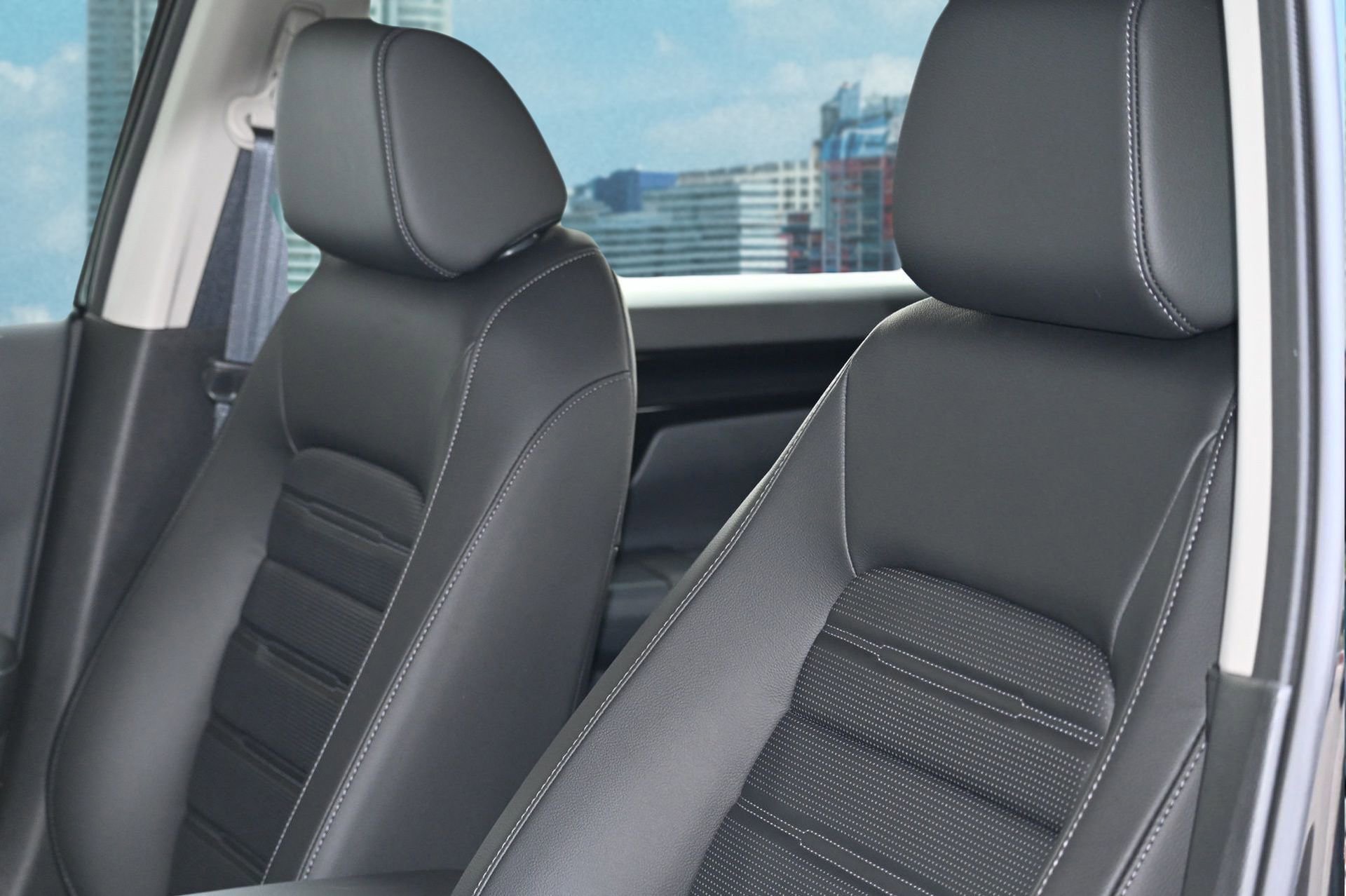 New 2025 Honda CR-V EX-L image 12