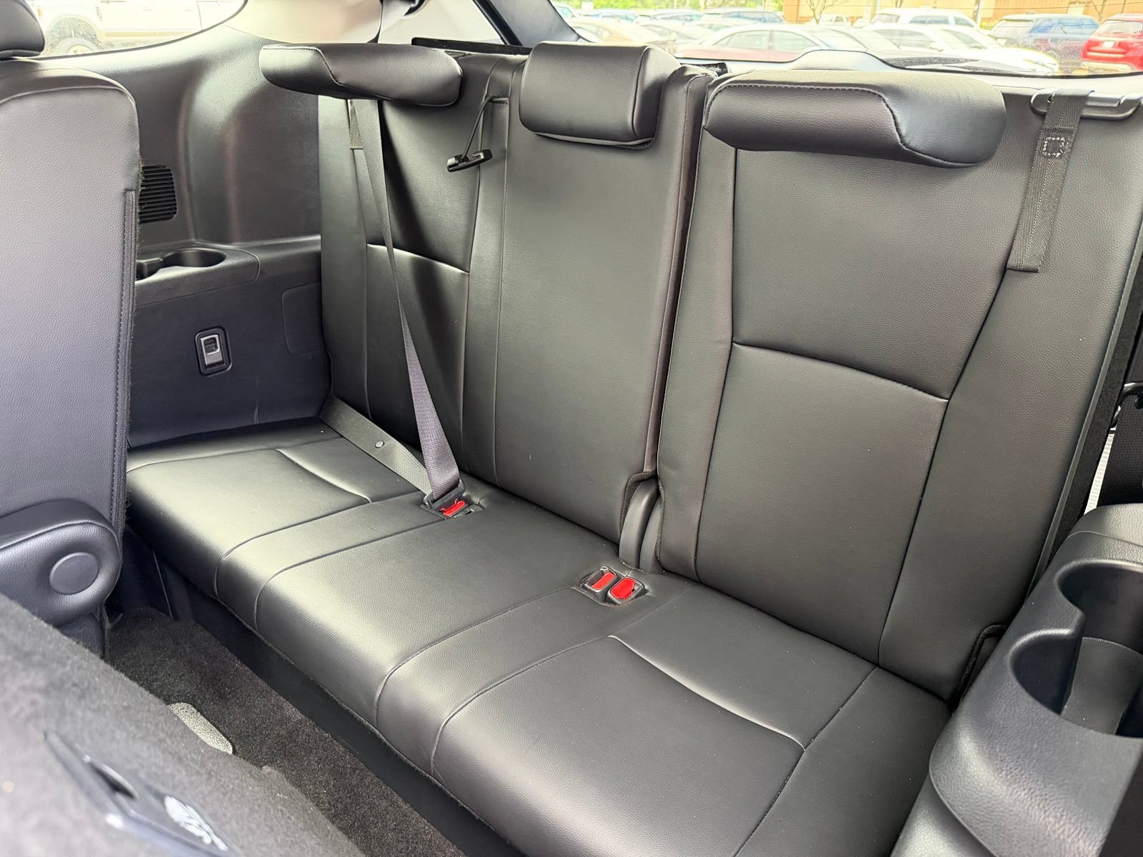 Used 2024 Toyota Highlander XLE FWD image 23