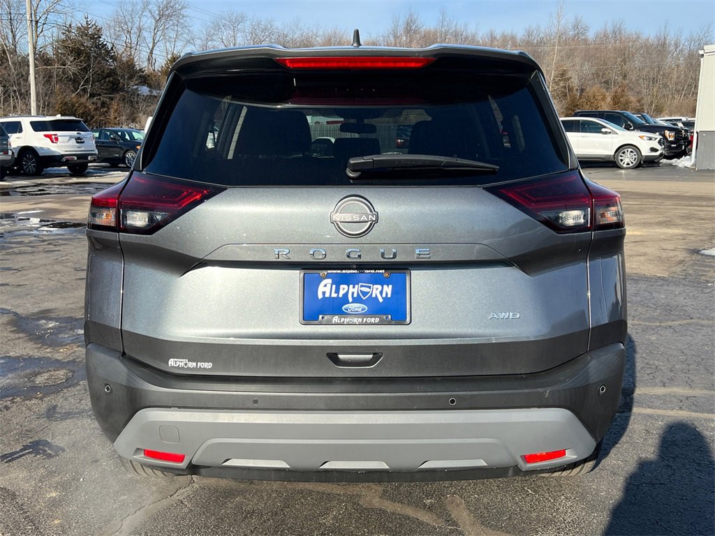 Used 2023 Nissan Rogue S image 31