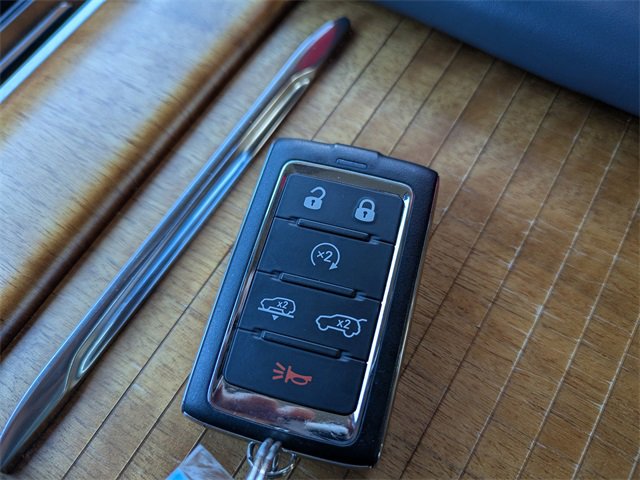 Used 2022 Jeep Grand Wagoneer Series III w/ Rear Seat Video Group 1 image 38