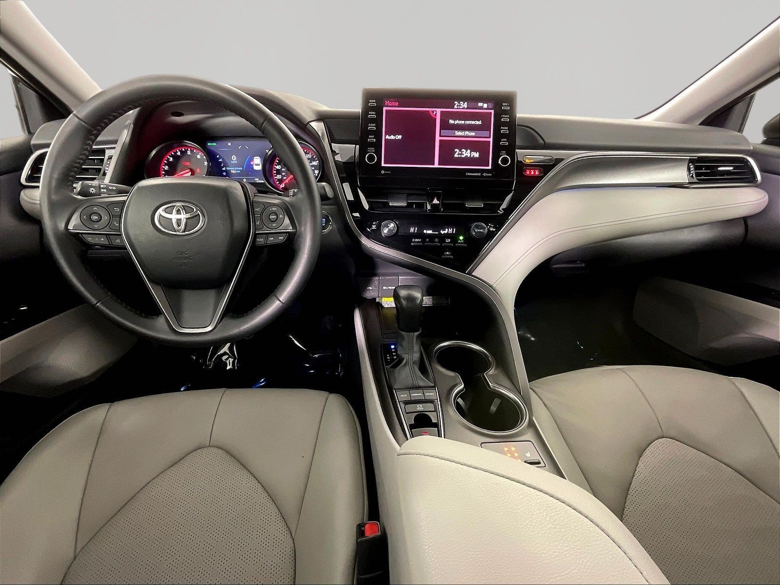 Used 2021 Toyota Camry XSE FWD image 7