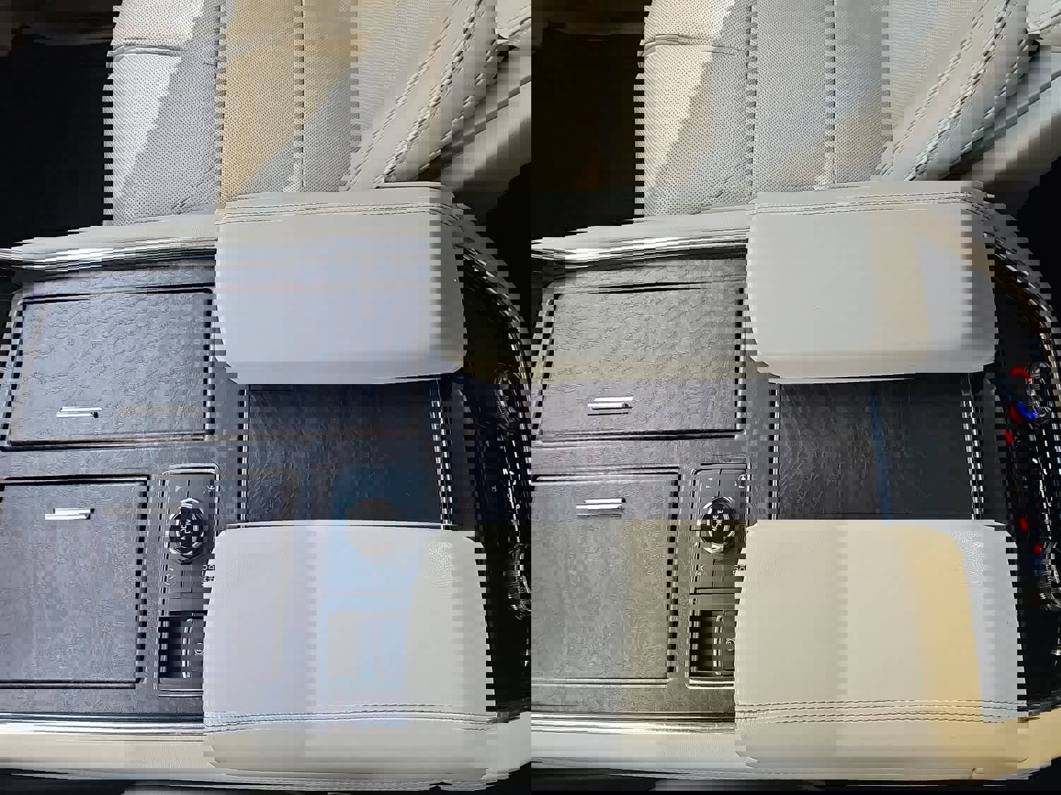 Used 2019 Lincoln Navigator Reserve image 23