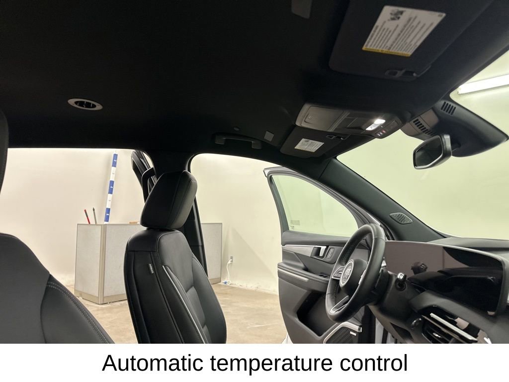 Used 2025 Buick Enclave Preferred image 22