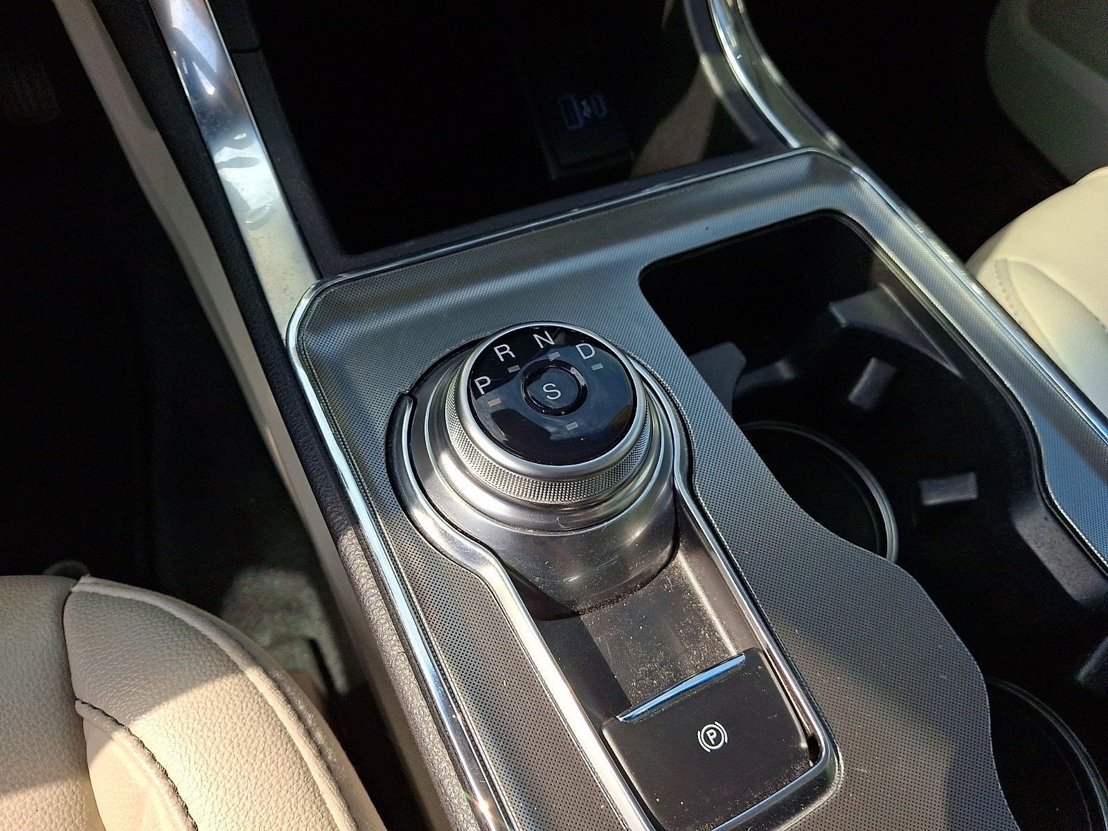 Certified 2023 Ford Edge Titanium AWD/4WD image 16