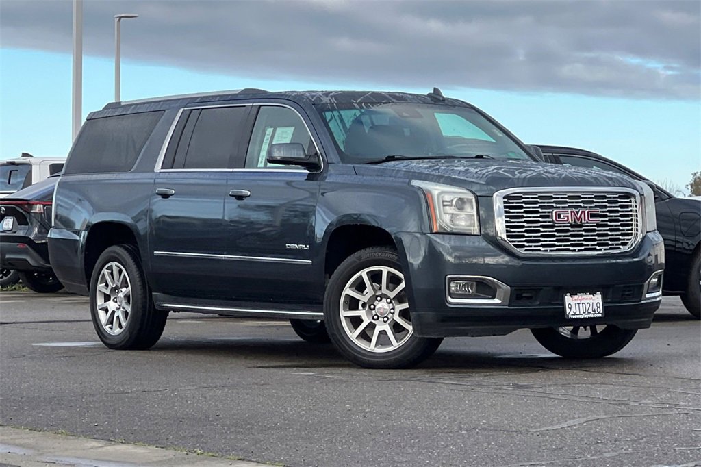 Used 2019 GMC Yukon XL Denali image 2
