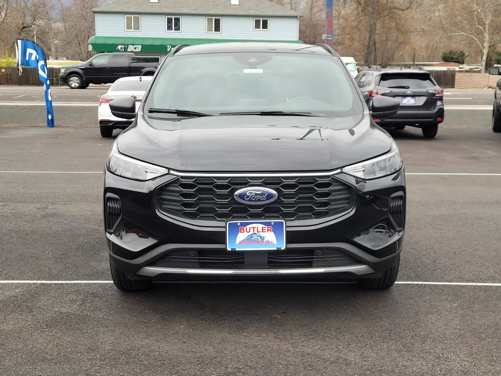 Used 2025 Ford Escape ST-Line AWD/4WD image 2