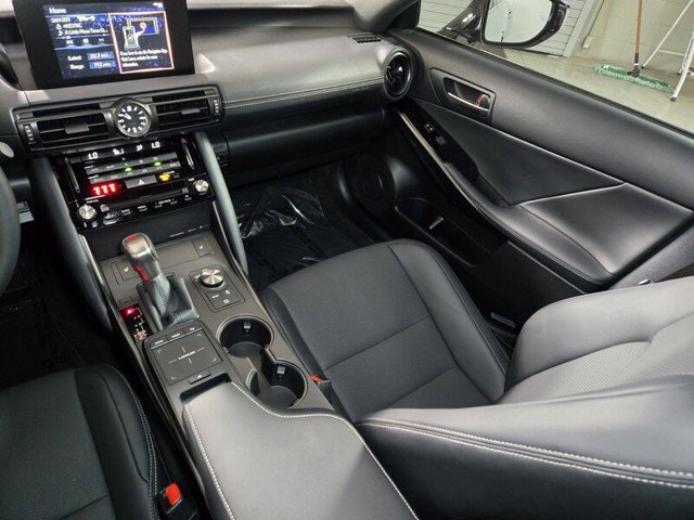Certified 2025 Lexus IS 300 F Sport image 18