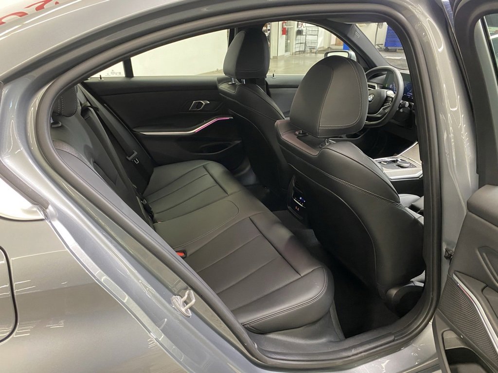Used 2025 BMW 330i xDrive Sedan image 15