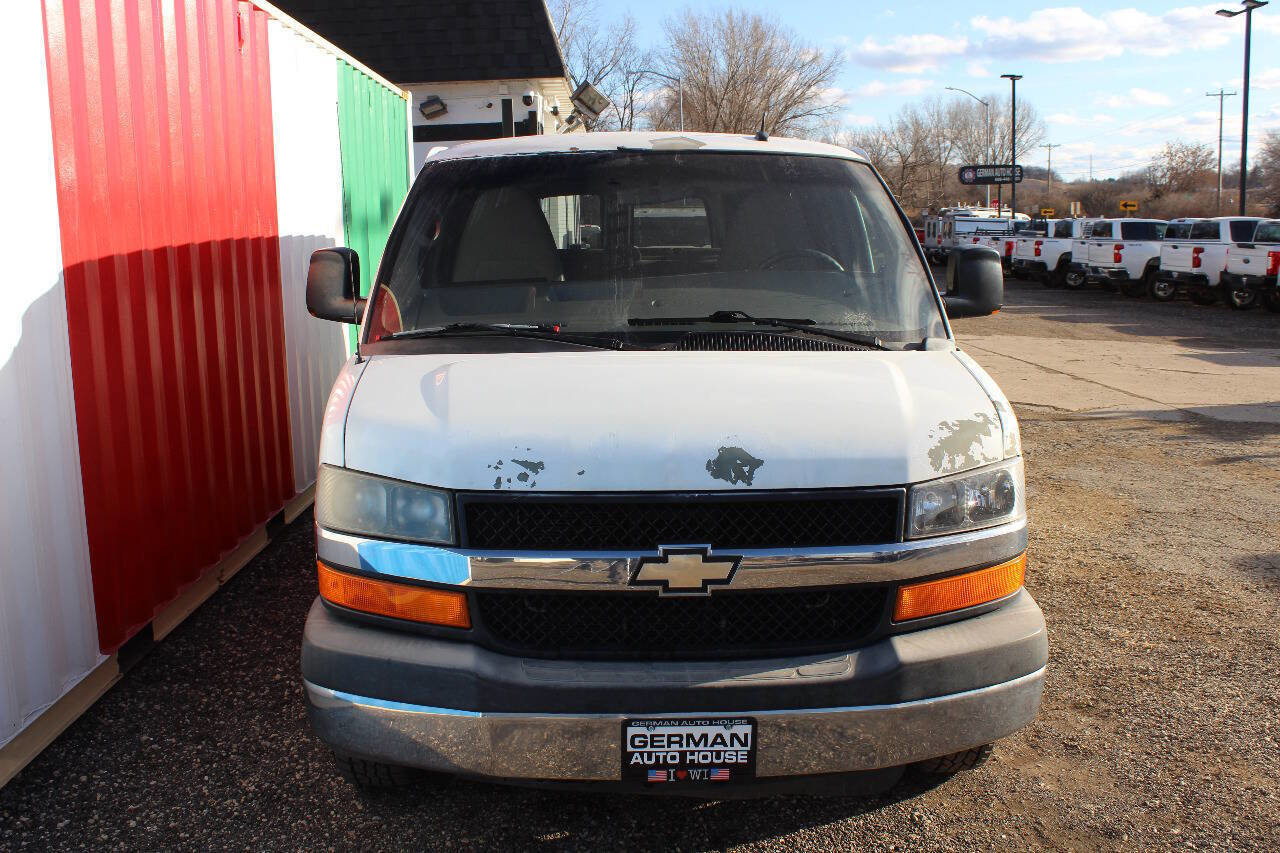 Used 2011 Chevrolet Express 3500 LT w/ LT Preferred Equipment Group image 3