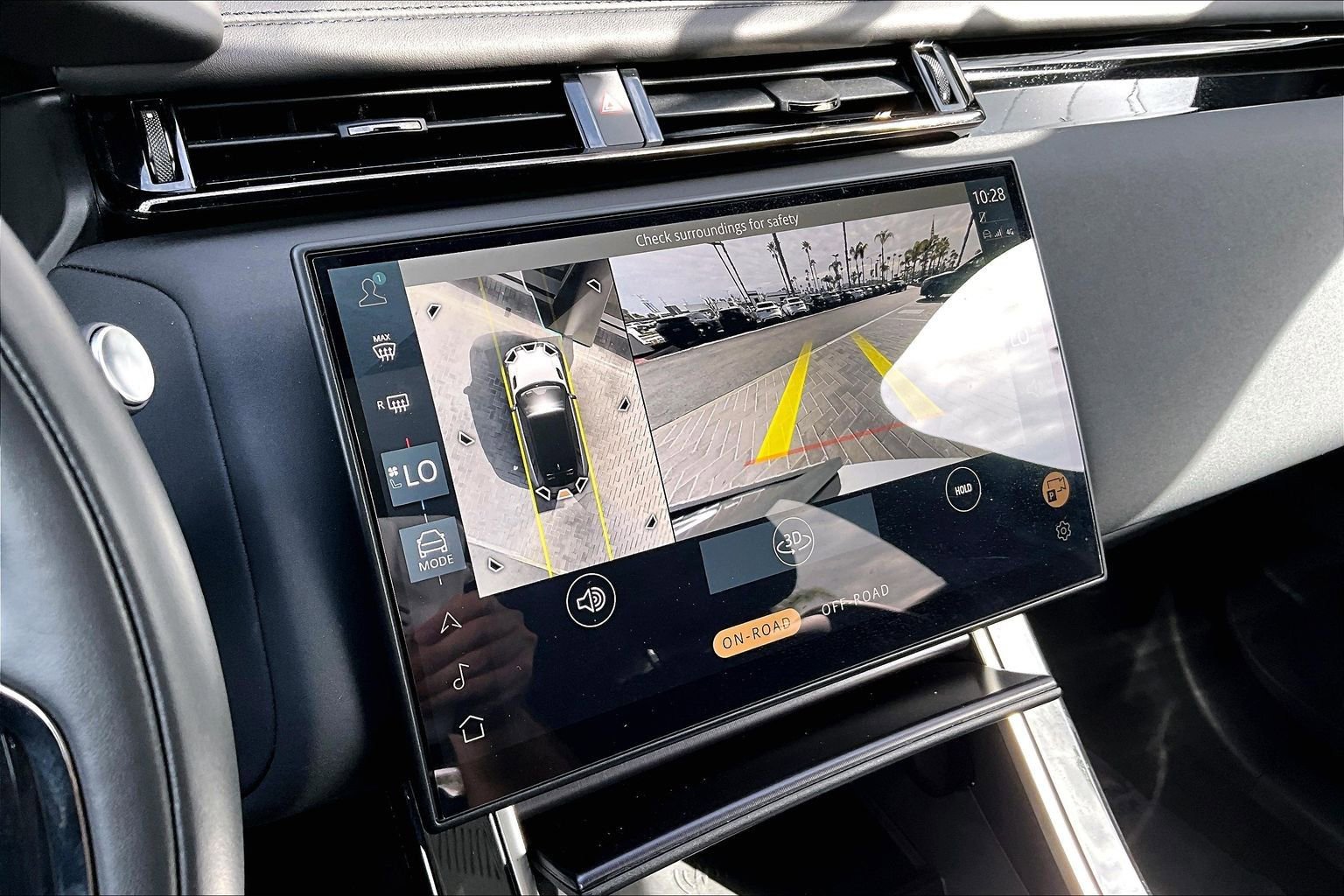 Used 2026 Land Rover Range Rover Velar Dynamic SE image 21