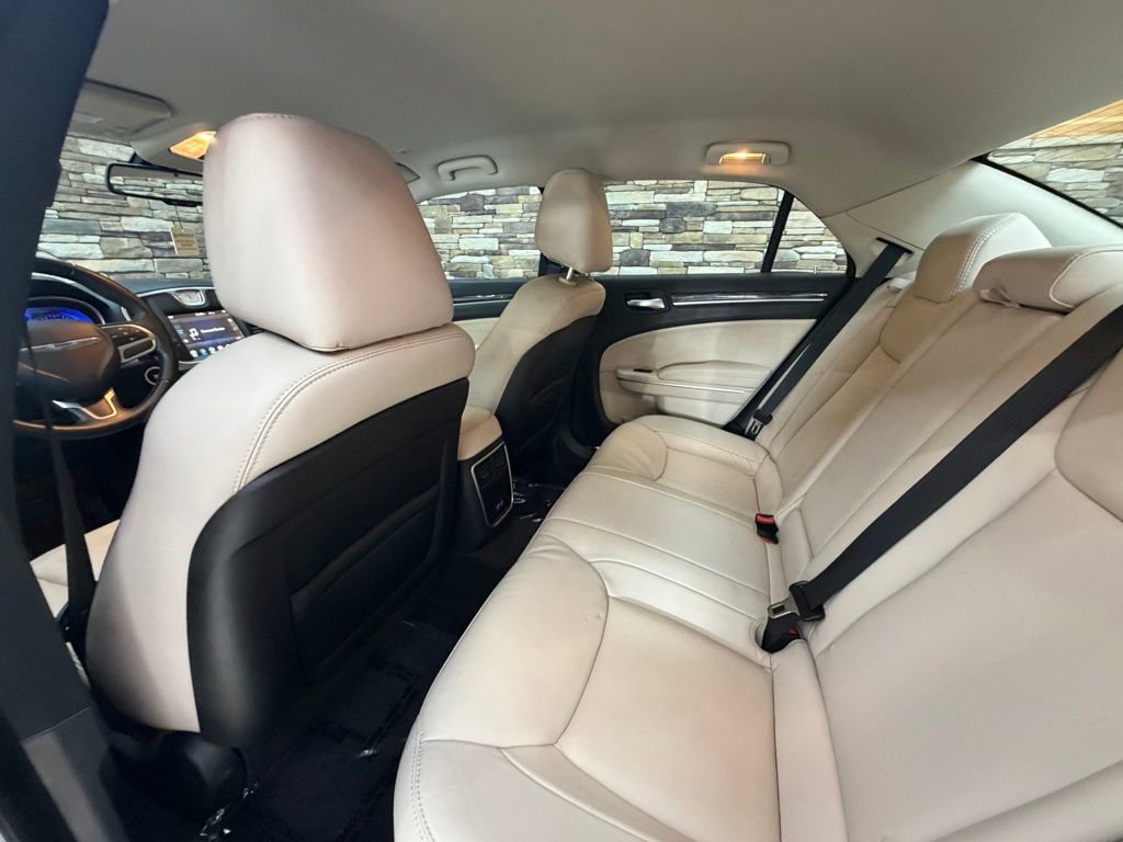 Used 2017 Chrysler 300 Limited w/ 300 Premium Group image 28