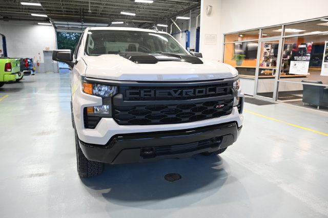 New 2026 Chevrolet Silverado 1500 Custom Trail Boss AWD/4WD image 3