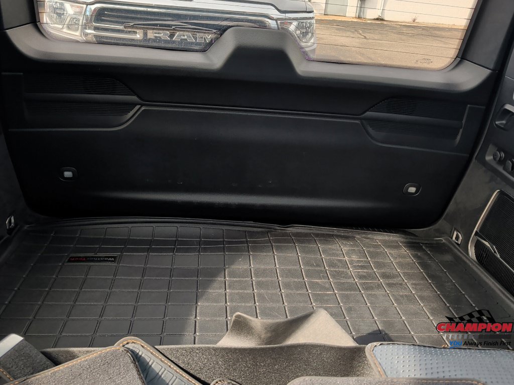 Used 2022 Jeep Grand Wagoneer Series III w/ Rear-Seat Entertainment Group AWD/4WD image 40