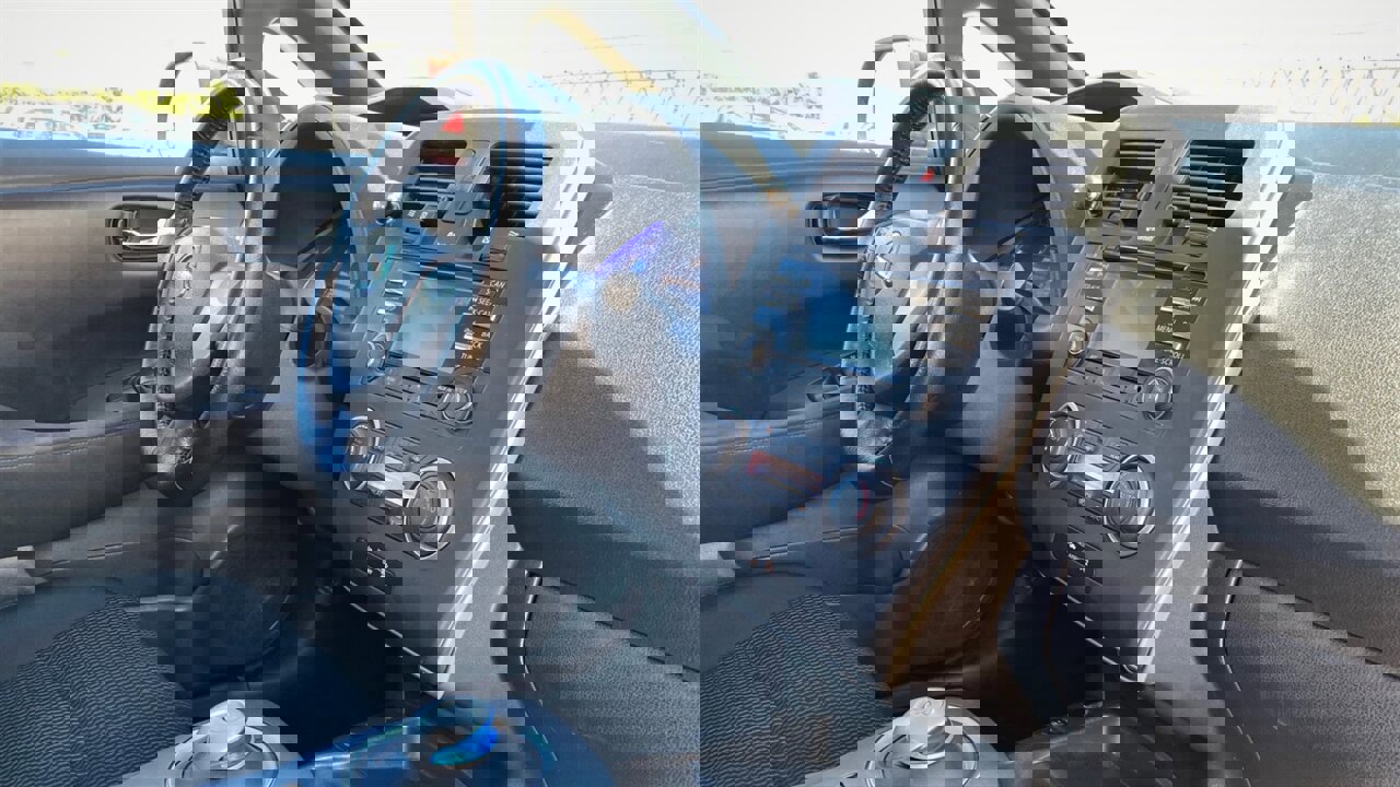 Used 2013 Nissan Leaf S image 11