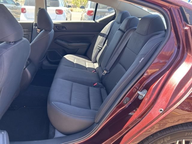 Used 2024 Nissan Altima 2.5 SV FWD image 10