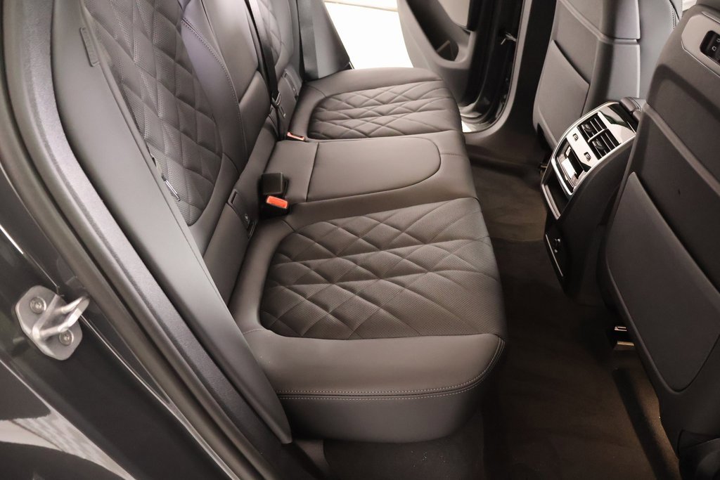 New 2026 BMW X6 xDrive40i w/ Climate Comfort Package image 15