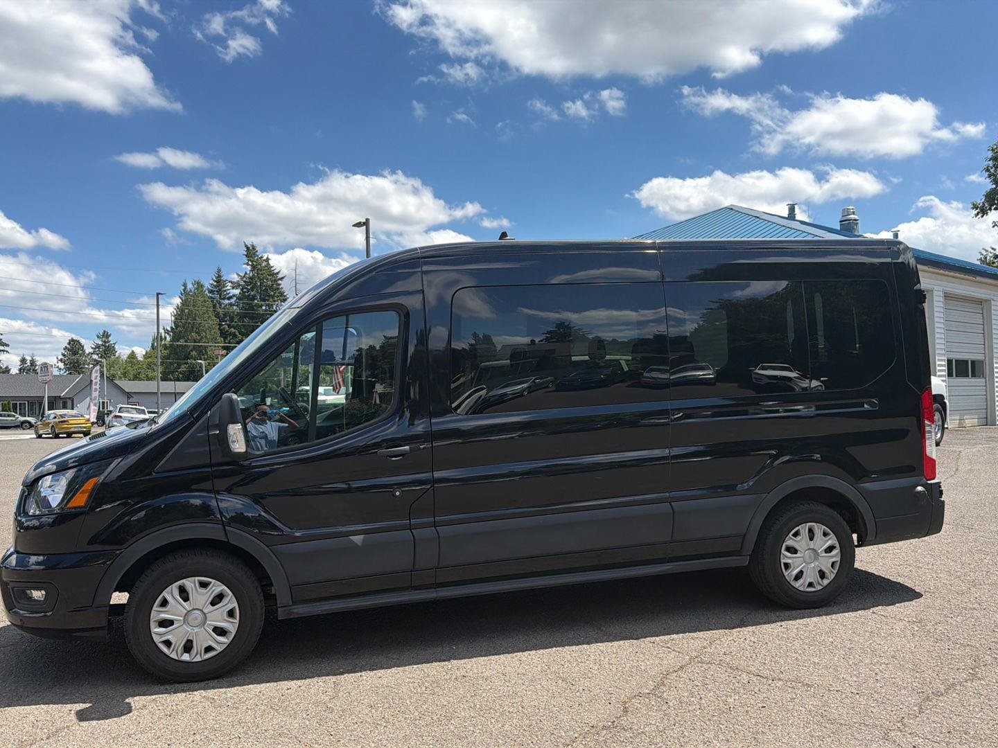Used 2024 Ford Transit 350 XLT RWD image 2