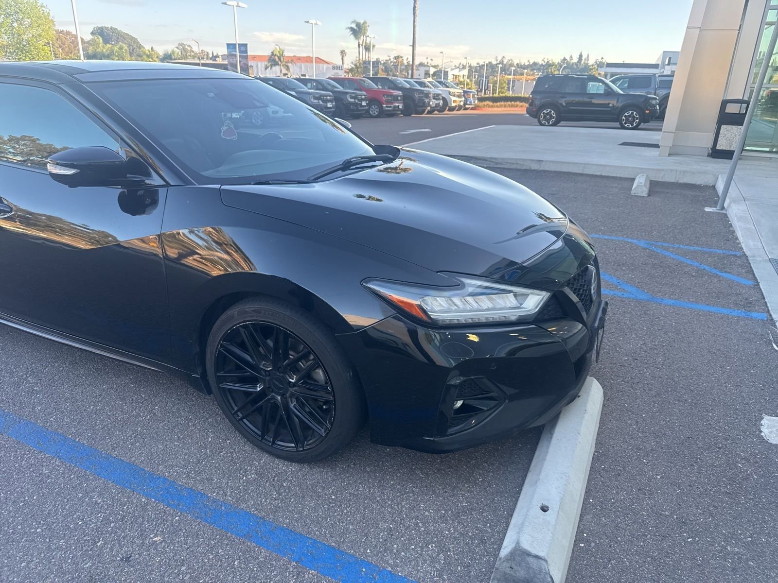 Used 2019 Nissan Maxima SR w/ Premium Package image 9
