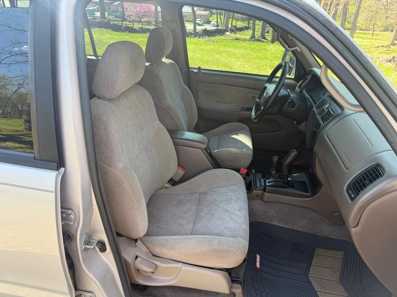 Used 2000 Toyota 4Runner SR5 AWD/4WD image 37