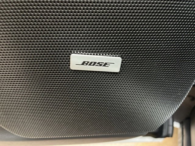 New 2025 Cadillac XT6 Luxury image 16