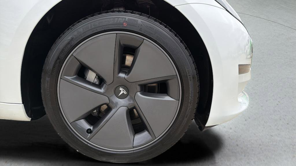 Used 2023 Tesla Model 3 Standard Range image 12