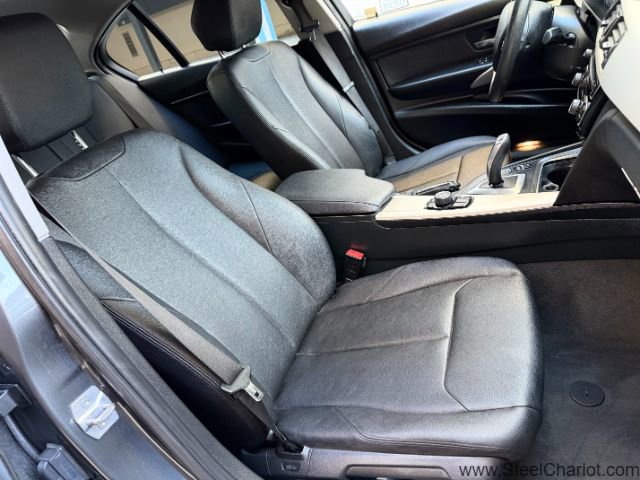 Used 2018 BMW 320i Sedan image 15