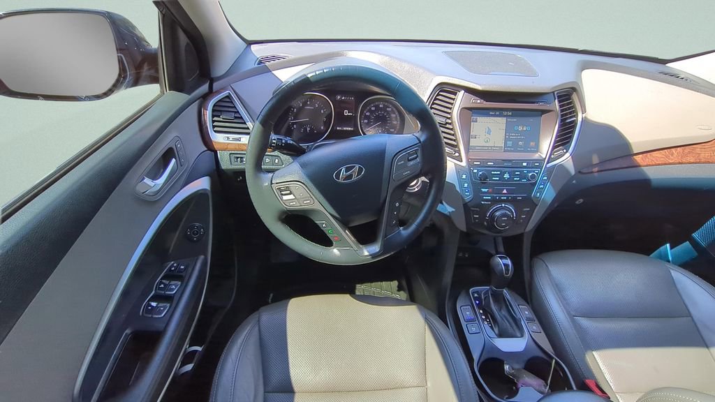 Used 2017 Hyundai Santa Fe AWD image 14