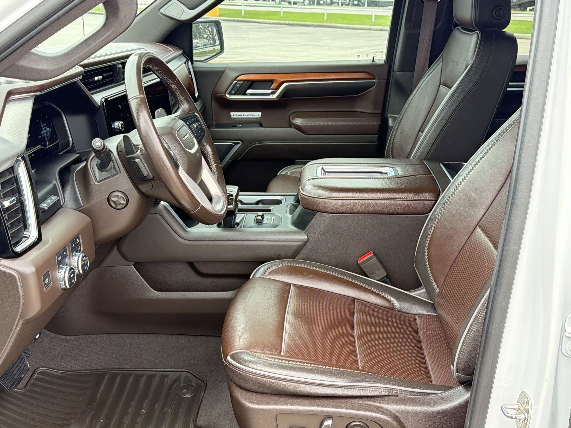 Used 2022 GMC Sierra 1500 Denali w/ Denali Reserve Package AWD/4WD image 5