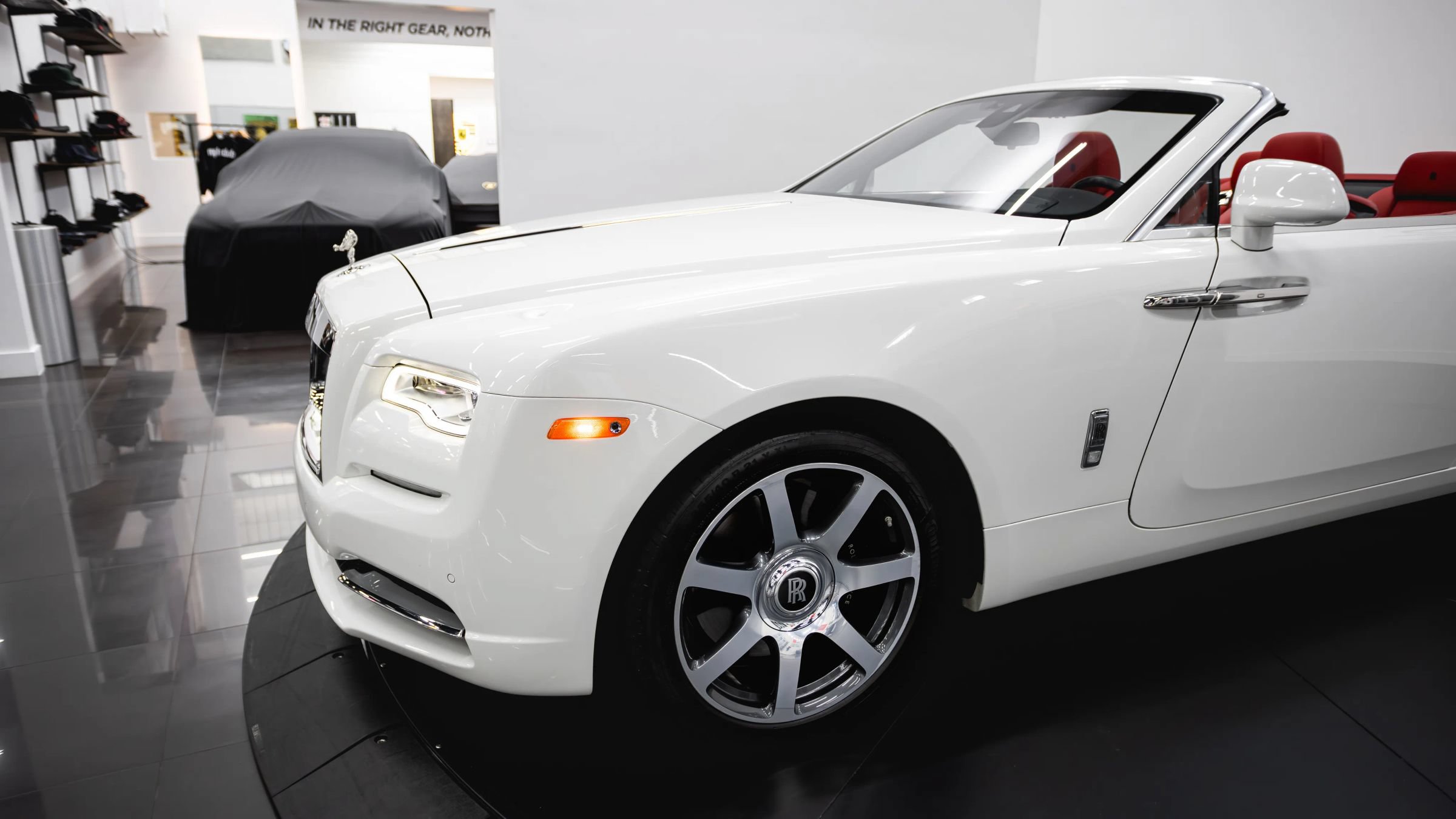 Used 2017 Rolls-Royce Dawn RWD image 21