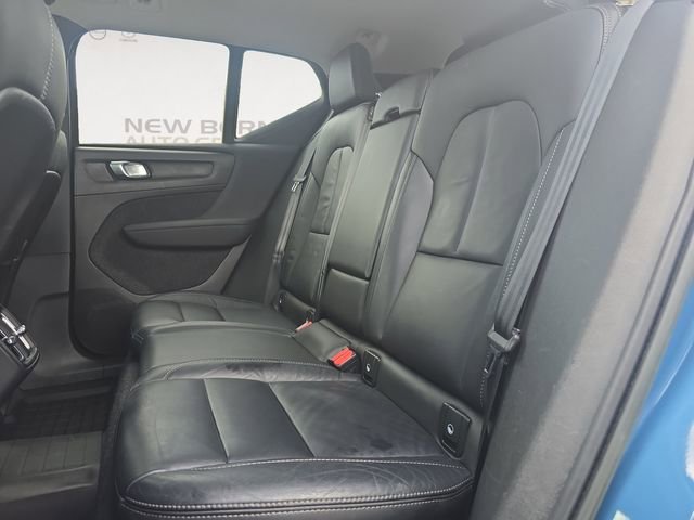 Certified 2023 Volvo XC40 B5 Plus w/ Protection Package image 13