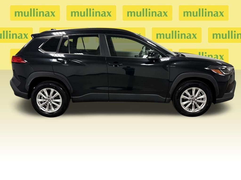 Used 2022 Toyota Corolla Cross LE image 21