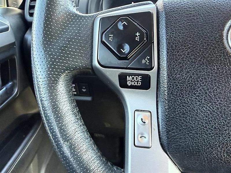 Used 2022 Toyota 4Runner SR5 AWD/4WD image 29