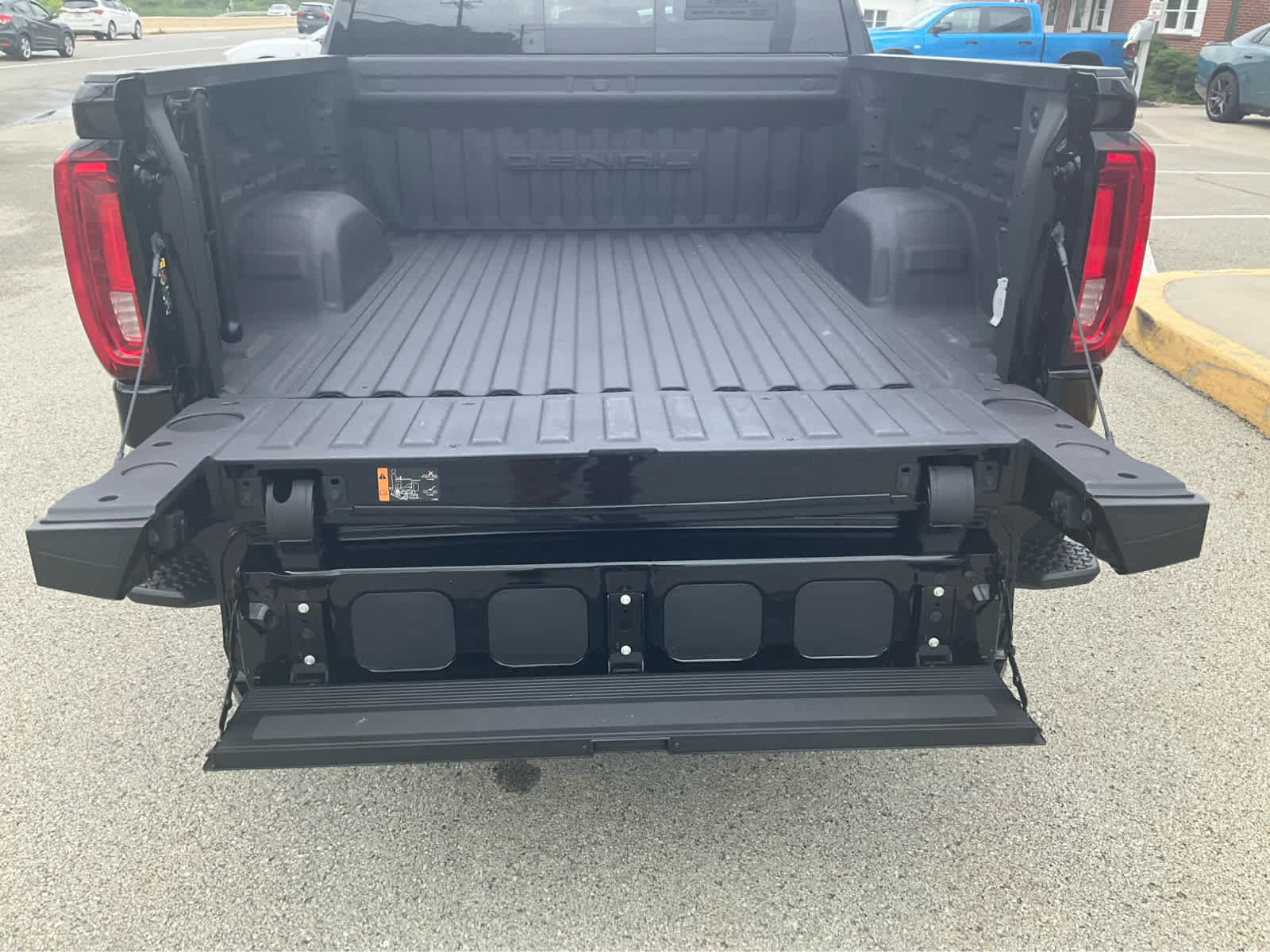 Used 2023 GMC Sierra 1500 Denali AWD/4WD image 25