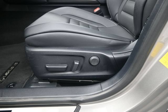 Used 2023 Lexus IS 350 F Sport RWD image 11