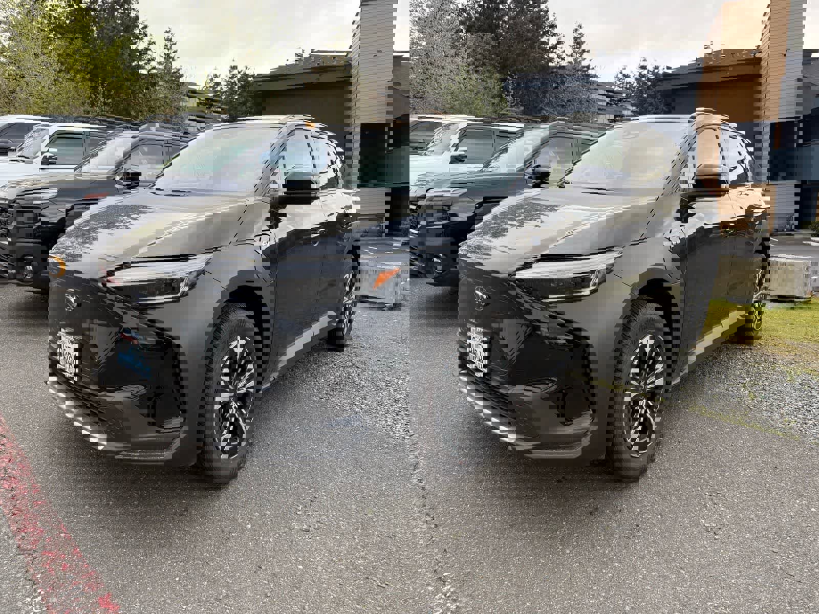 Used 2024 Subaru Solterra Premium image 1