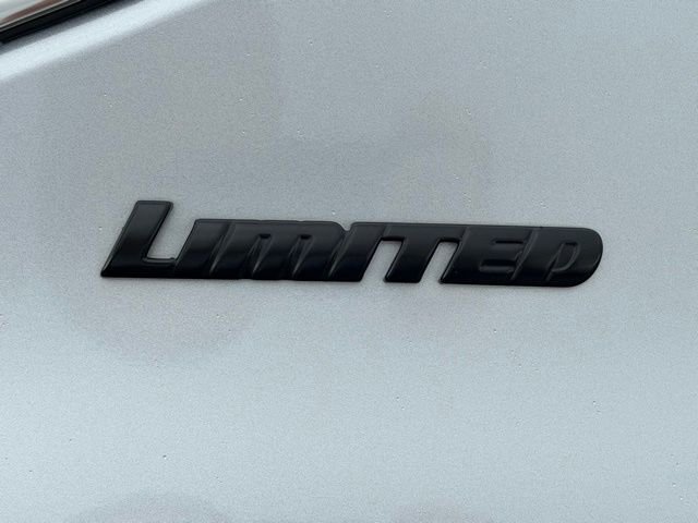 Used 2024 Toyota Tundra Limited AWD/4WD image 23