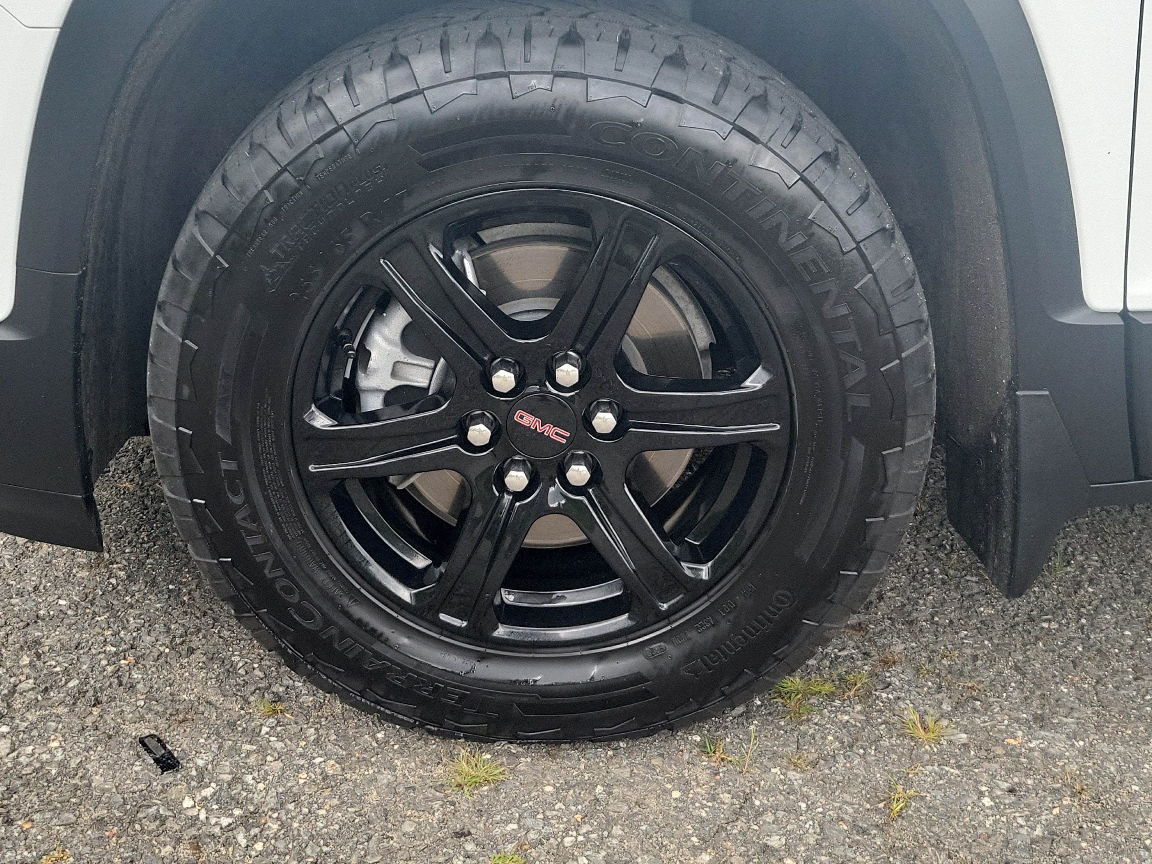 Used 2023 GMC Acadia AT4 w/ Technology Package AWD/4WD image 12