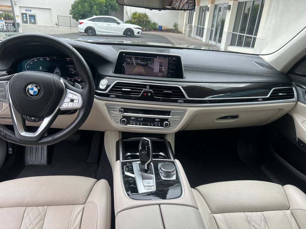 Used 2021 BMW 740i w/ Premium Package RWD image 12