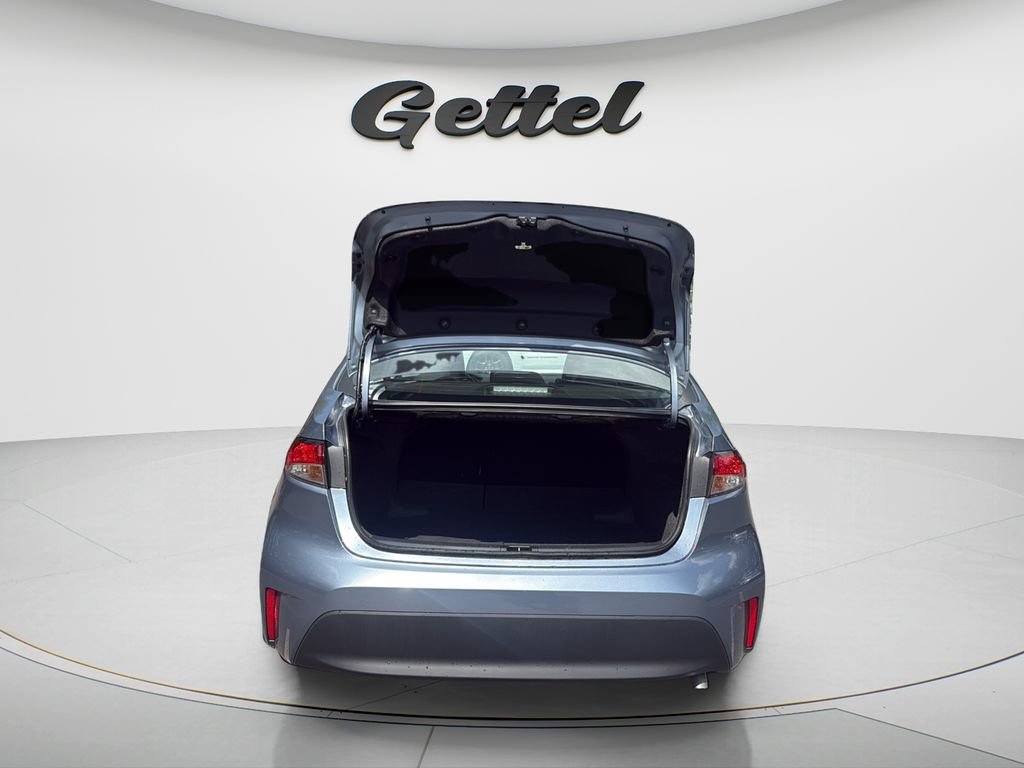 Used 2025 Toyota Corolla LE FWD image 10