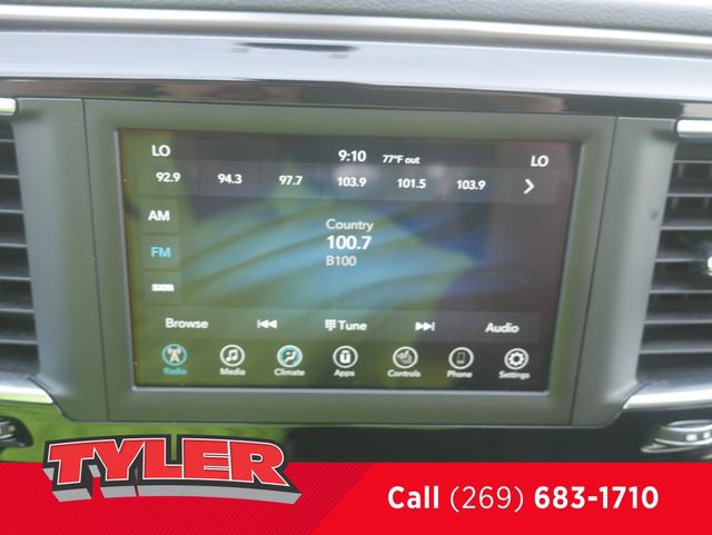Used 2020 Chrysler Pacifica Touring w/ Cold Weather Group FWD image 47
