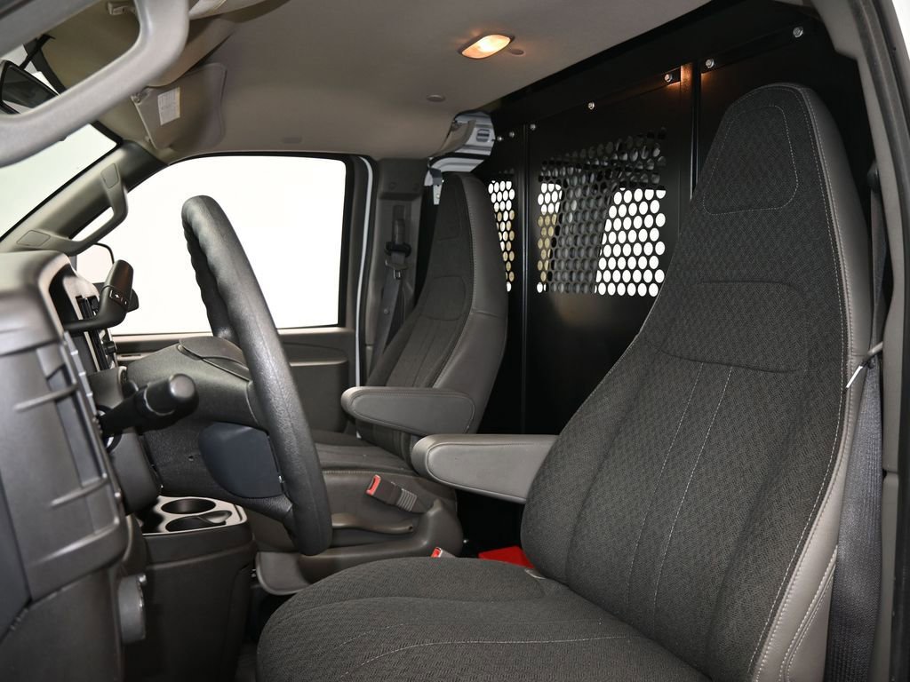 Used 2024 Chevrolet Express 2500 w/ Driver Convenience Package image 10