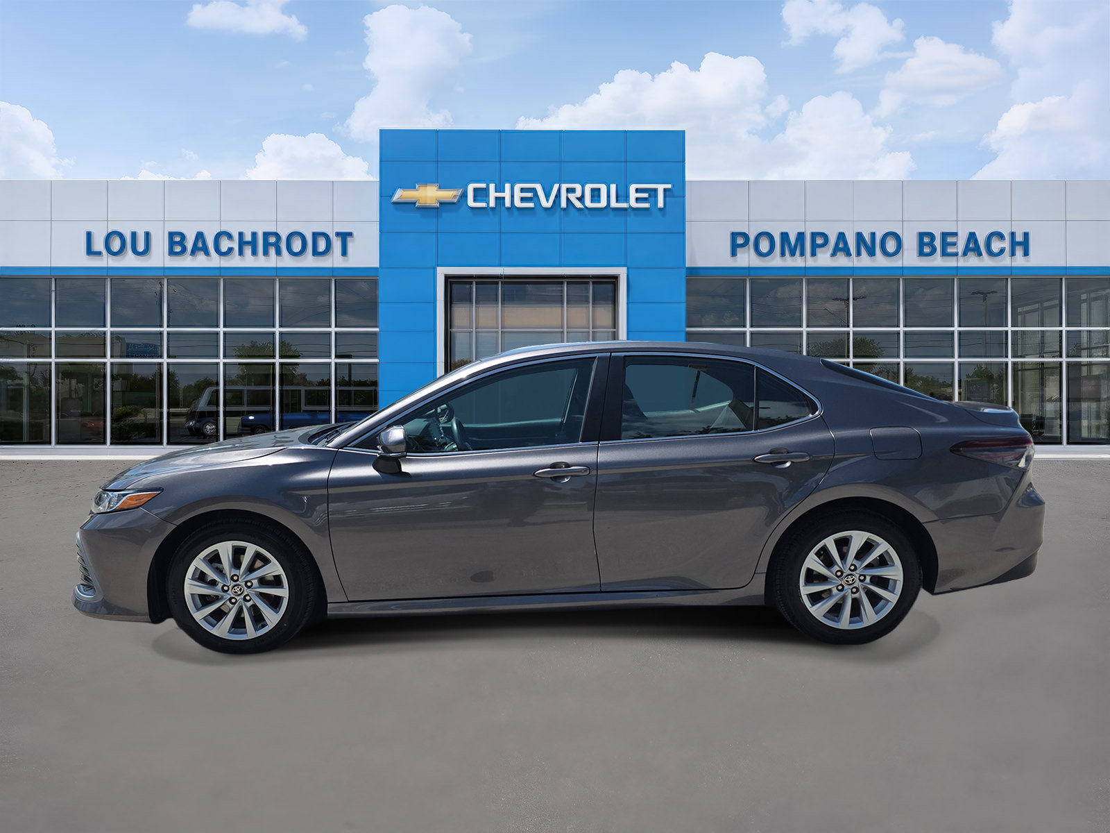 Used 2024 Toyota Camry LE FWD image 4