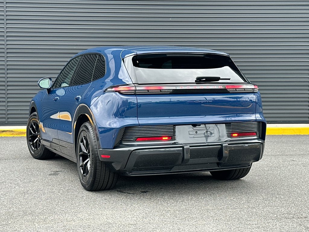 New 2026 Porsche Cayenne Electric AWD/4WD image 3