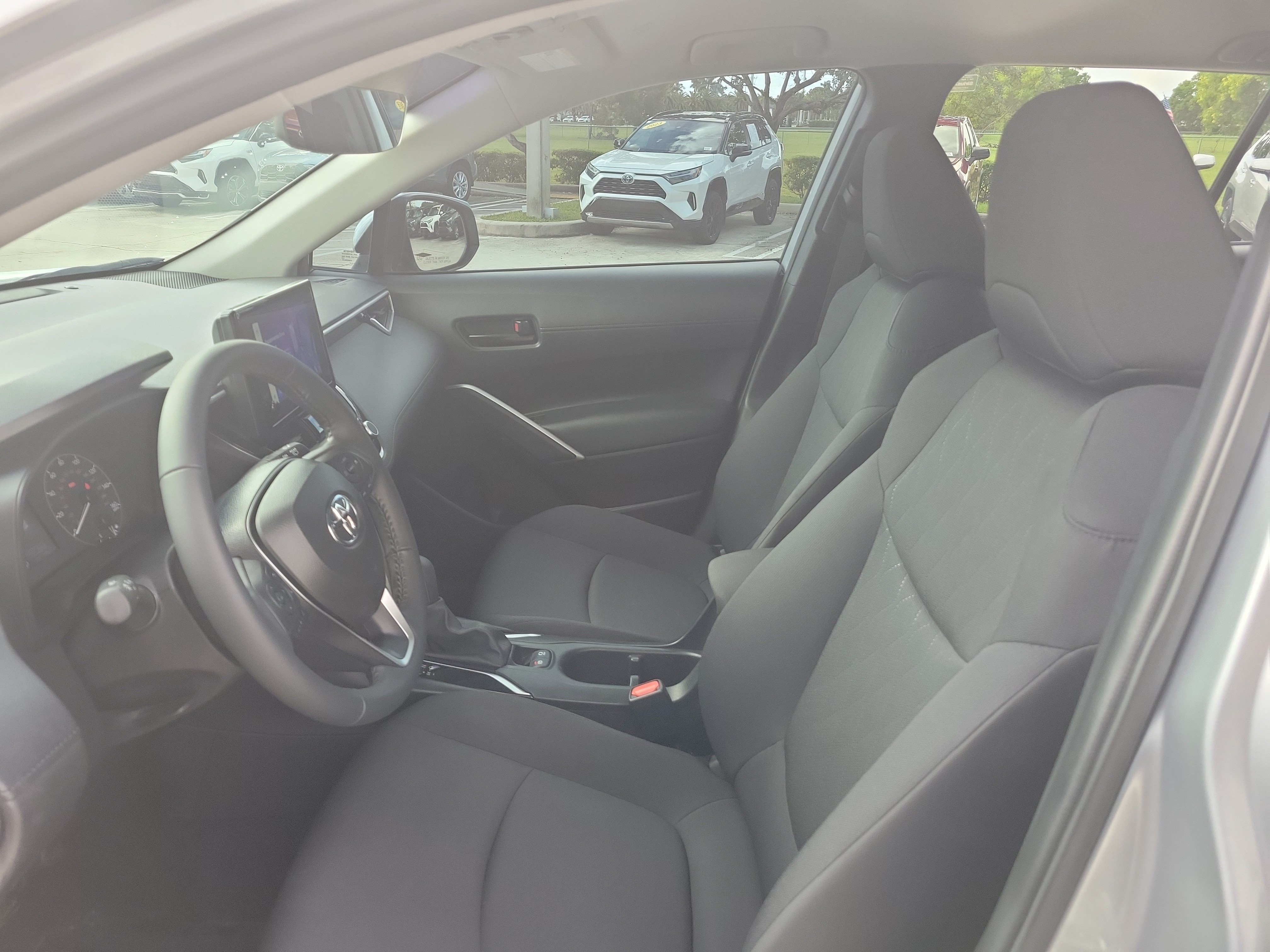 Used 2024 Toyota Corolla Cross LE FWD image 22