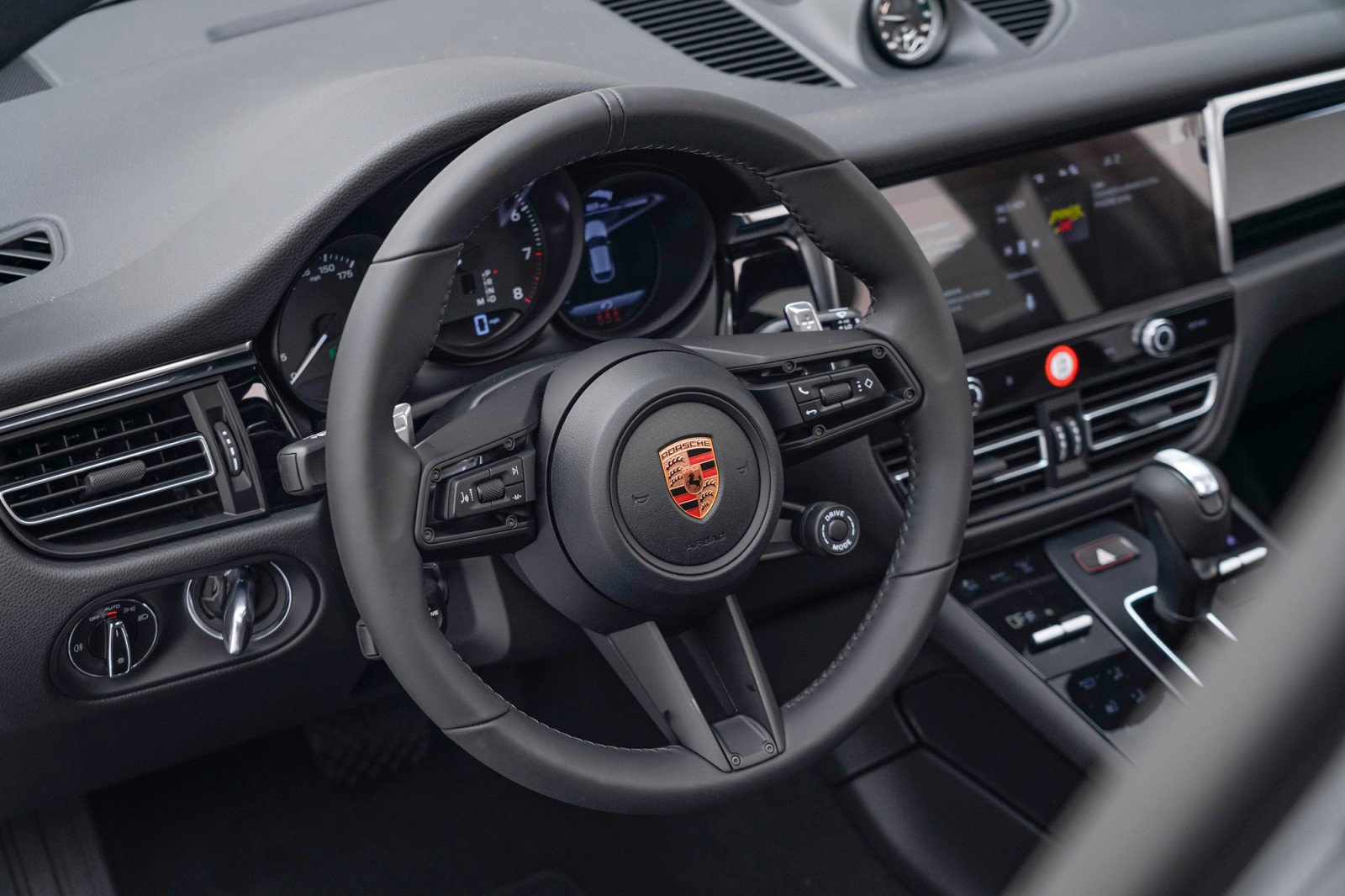 New 2026 Porsche Macan image 19