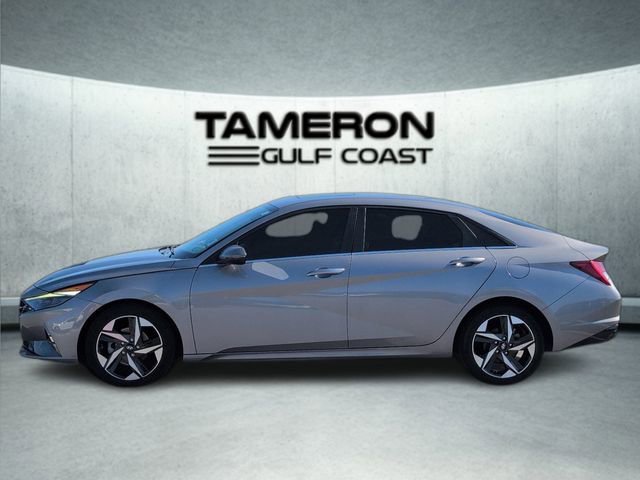 Used 2022 Hyundai Elantra Limited w/ Cargo Package image 2