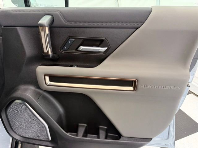 Used 2025 GMC Hummer EV 2X w/ LPO, Roof Cross Rail Package image 24