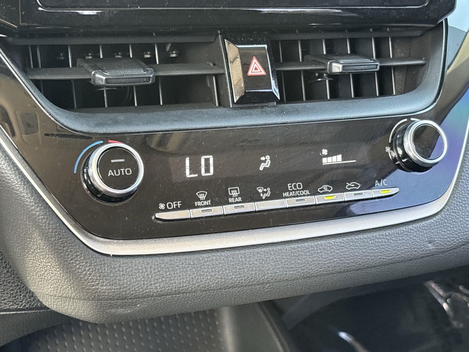 Used 2022 Toyota Corolla LE FWD image 16