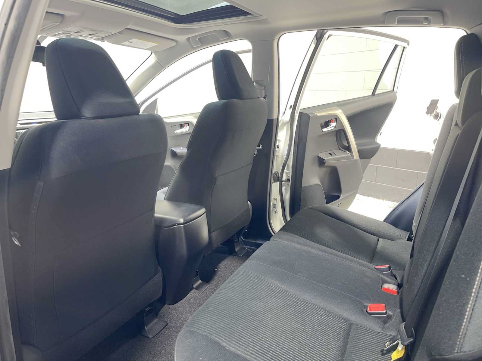 Used 2015 Toyota RAV4 XLE AWD/4WD image 12