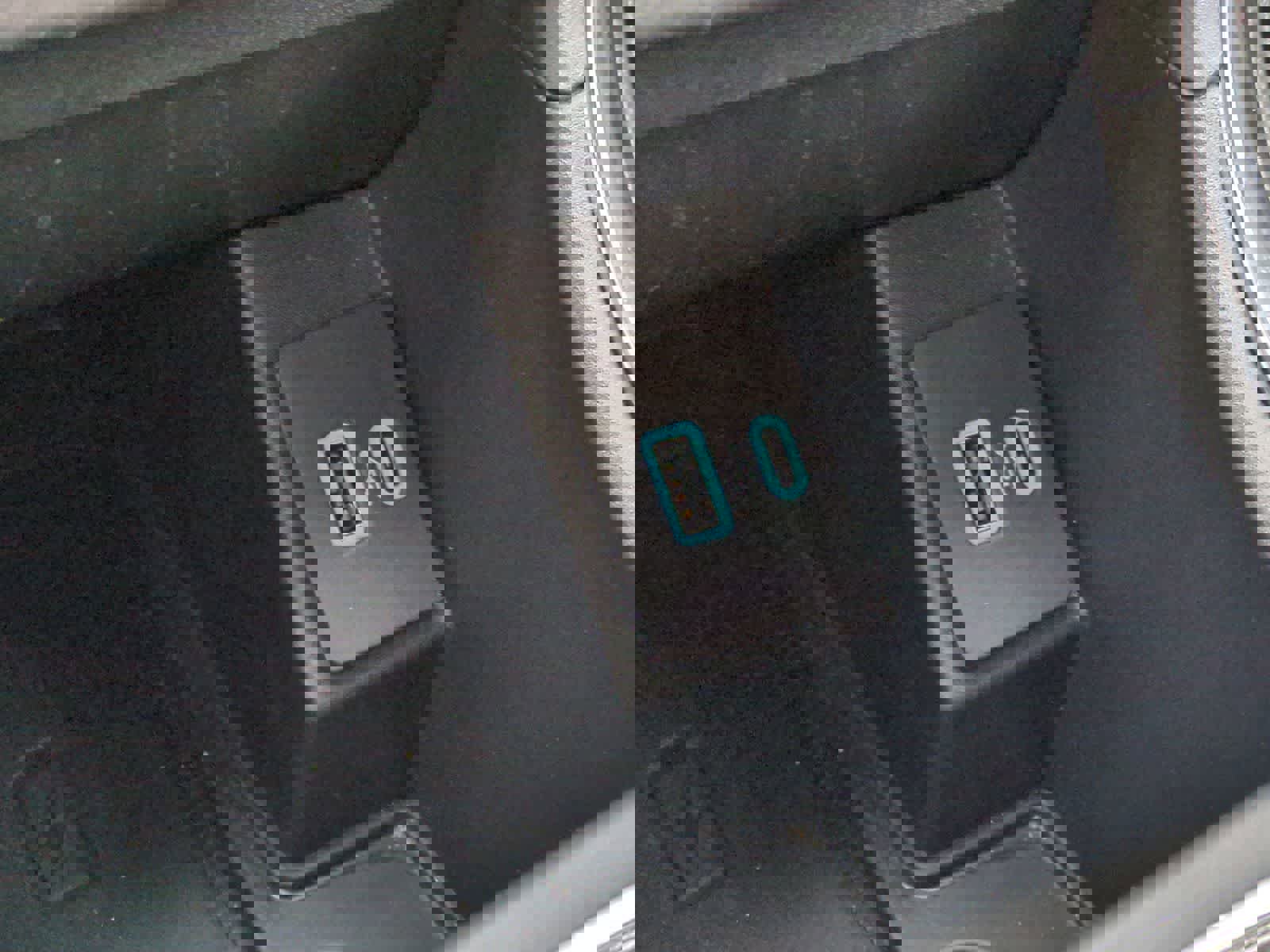 Used 2024 Ford Edge Titanium image 30